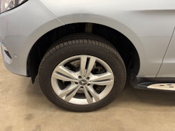 harmaa Mercedes-Benz GLE 2016 kuva 7.