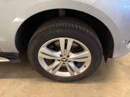 harmaa Mercedes-Benz GLE 2016 kuva 8.