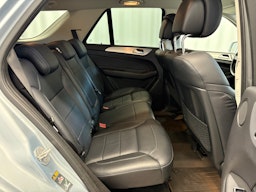harmaa Mercedes-Benz GLE 2016 kuva 9.