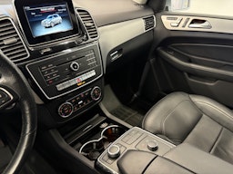 harmaa Mercedes-Benz GLE 2016 kuva 19.