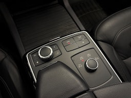 harmaa Mercedes-Benz GLE 2016 kuva 24.