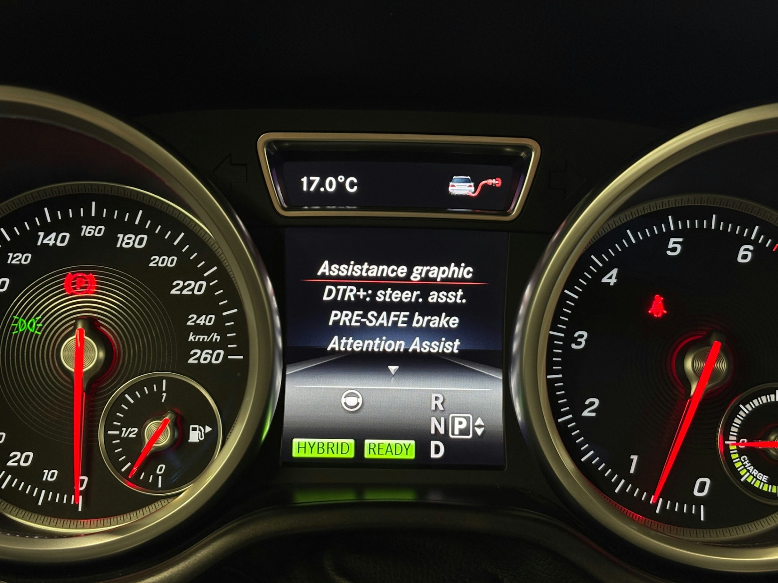 harmaa Mercedes-Benz GLE 2016 kuva 26.