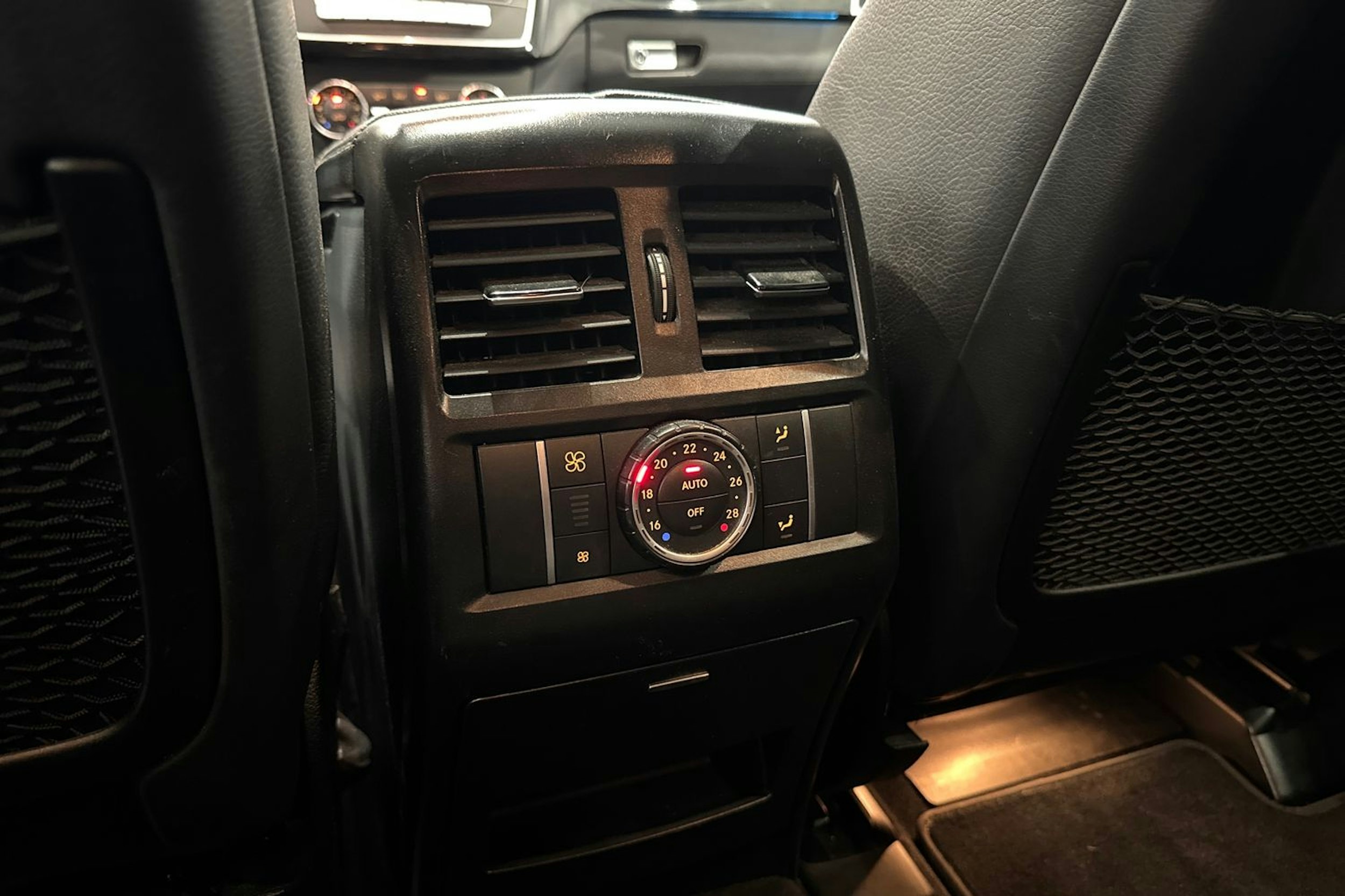 hopea Mercedes-Benz GLE 2017 kuva 16.