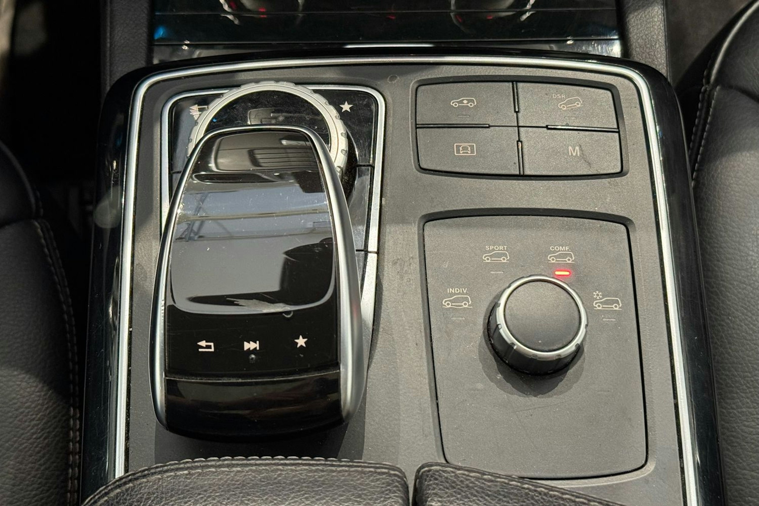 hopea Mercedes-Benz GLE 2017 kuva 25.