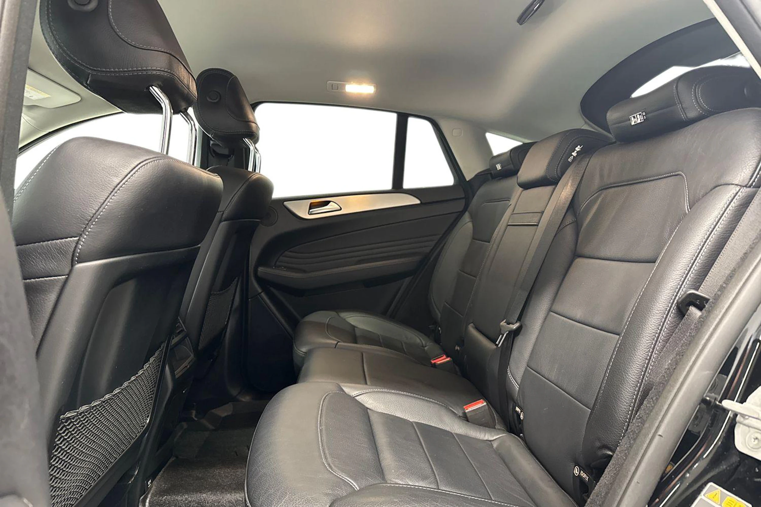 musta Mercedes-Benz GLE 2017 kuva 8.