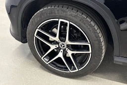 musta Mercedes-Benz GLE 2017 kuva 10.
