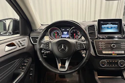 musta Mercedes-Benz GLE 2017 kuva 11.