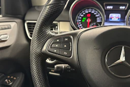 musta Mercedes-Benz GLE 2017 kuva 15.