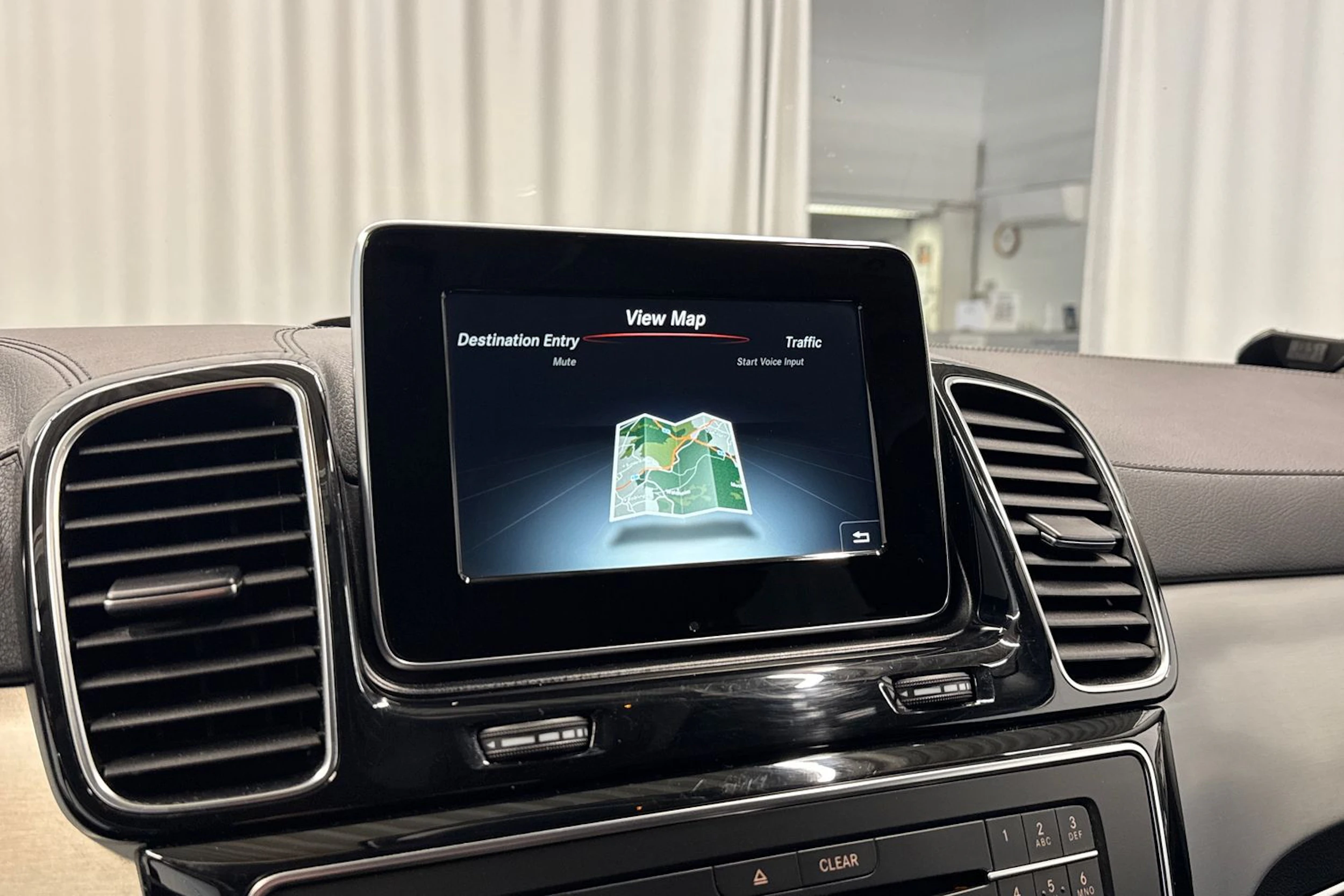 musta Mercedes-Benz GLE 2017 kuva 21.