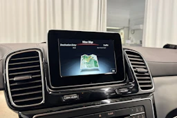 musta Mercedes-Benz GLE 2017 kuva 21.