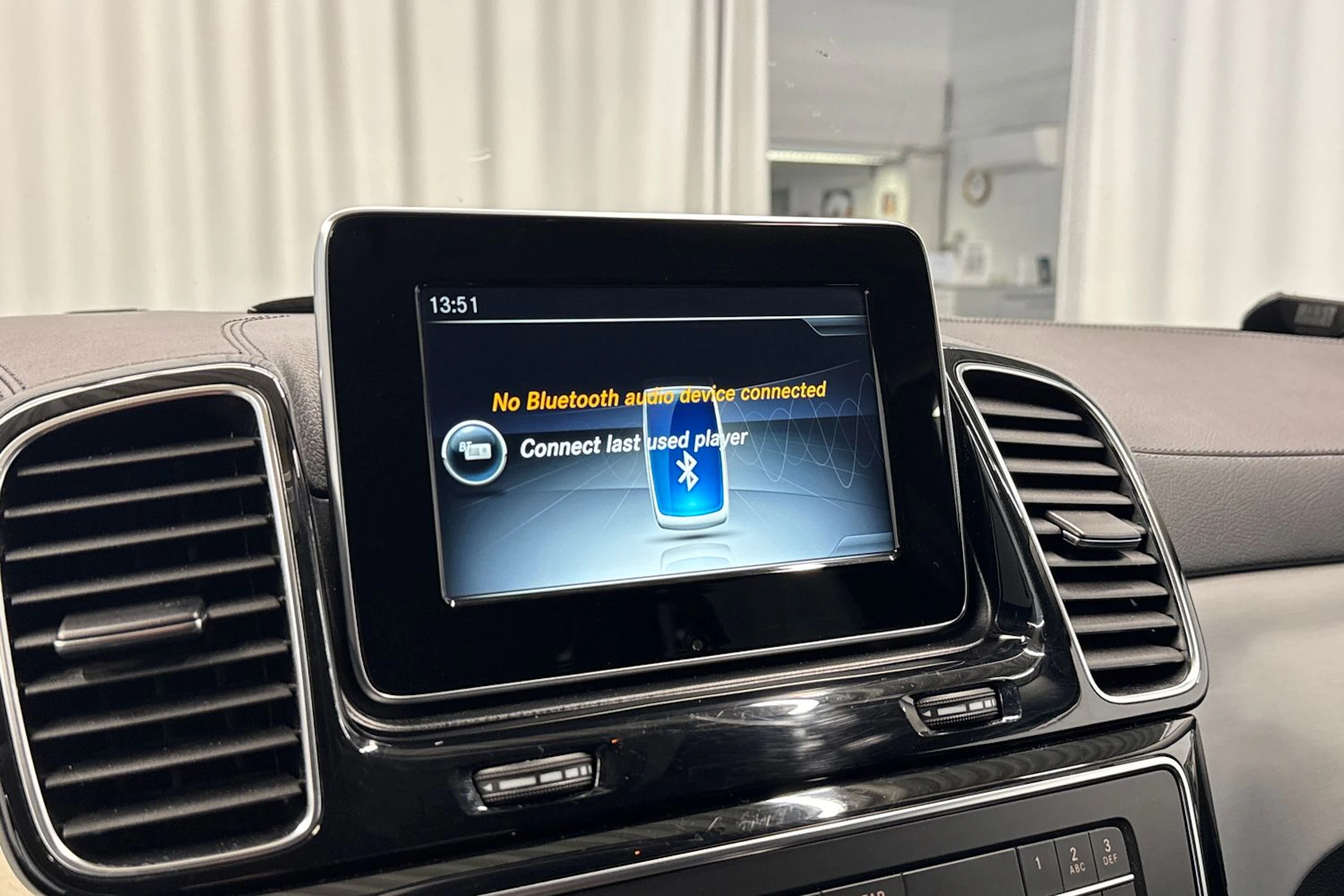 musta Mercedes-Benz GLE 2017 kuva 22.
