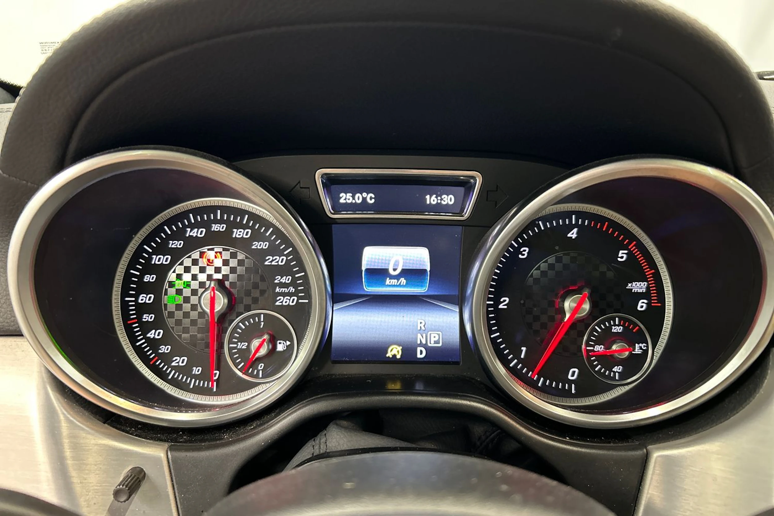valkoinen Mercedes-Benz GLE 2017 kuva 20.