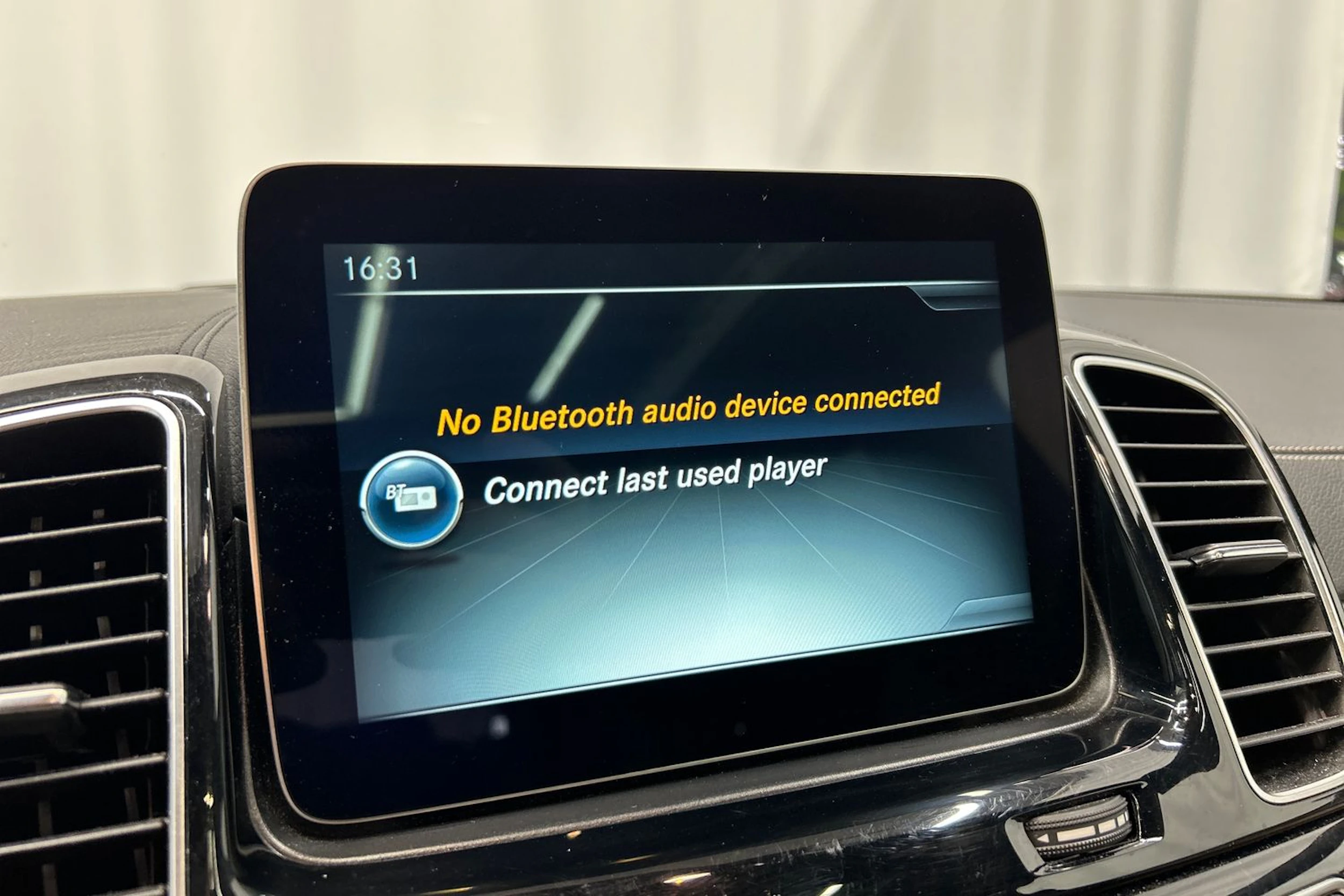 valkoinen Mercedes-Benz GLE 2017 kuva 24.