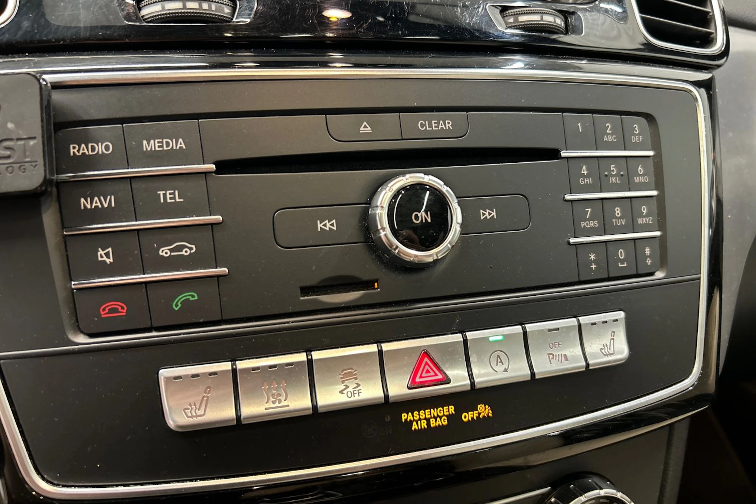 valkoinen Mercedes-Benz GLE 2017 kuva 27.
