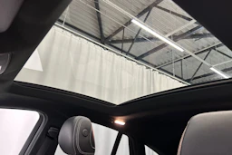 valkoinen Mercedes-Benz GLE 2017 kuva 30.