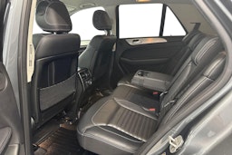 harmaa Mercedes-Benz GLE 2017 kuva 8.
