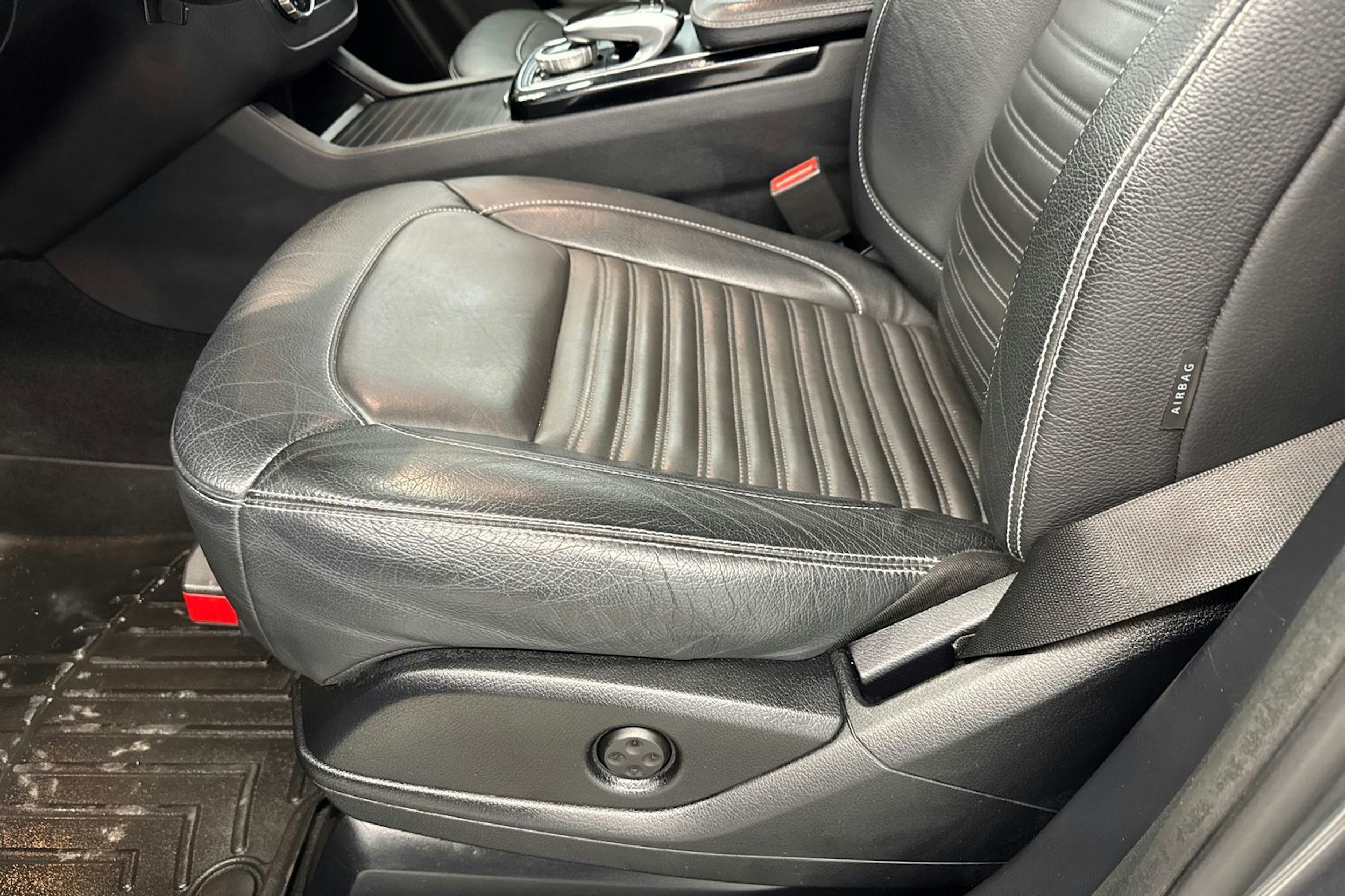 harmaa Mercedes-Benz GLE 2017 kuva 11.