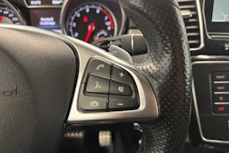 harmaa Mercedes-Benz GLE 2017 kuva 24.