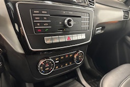 harmaa Mercedes-Benz GLE 2017 kuva 25.