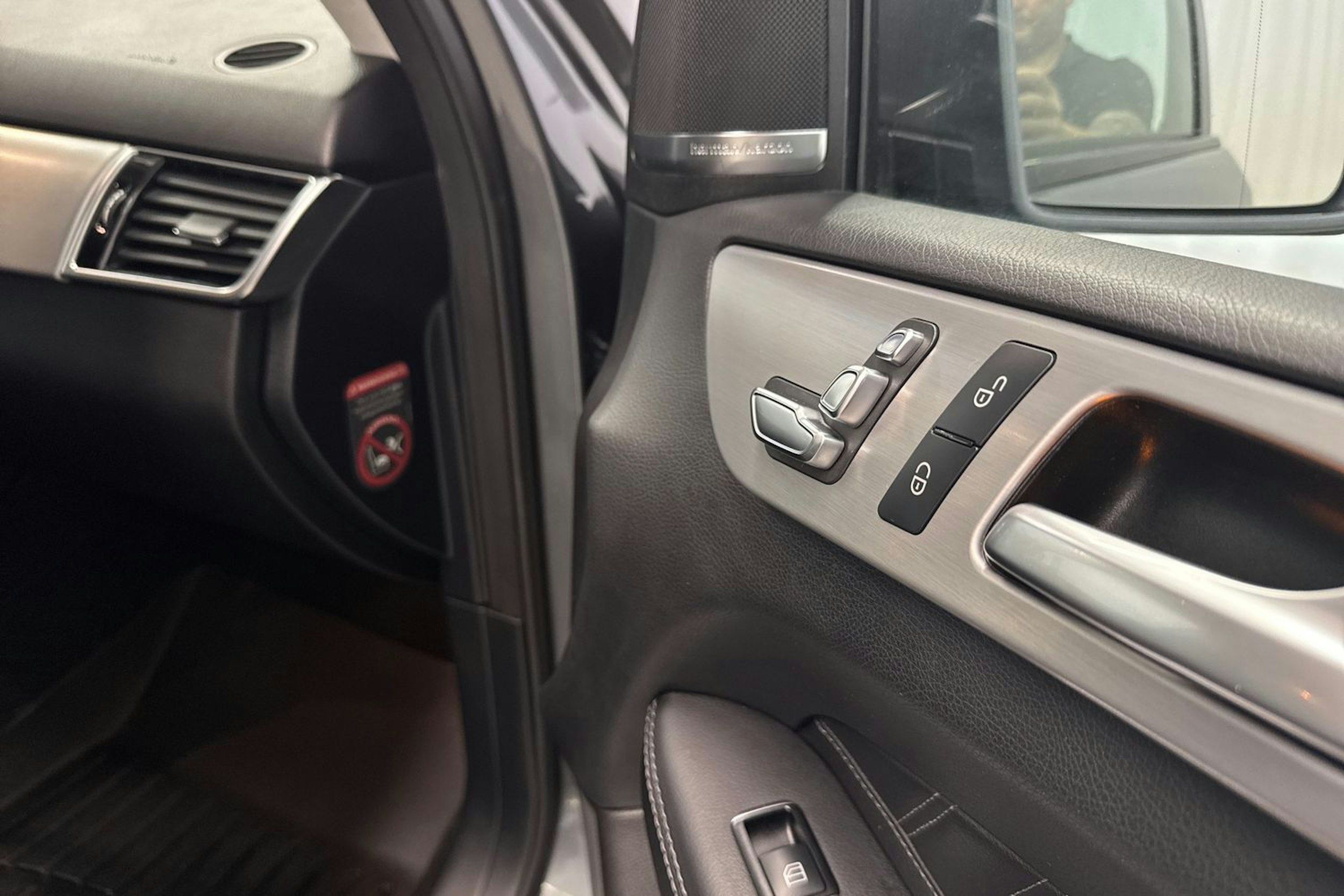 harmaa Mercedes-Benz GLE 2017 kuva 31.
