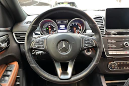Valkoinen Mercedes-Benz GLE 2018 kuva 19.