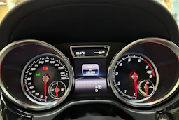 Valkoinen Mercedes-Benz GLE 2018 kuva 20.