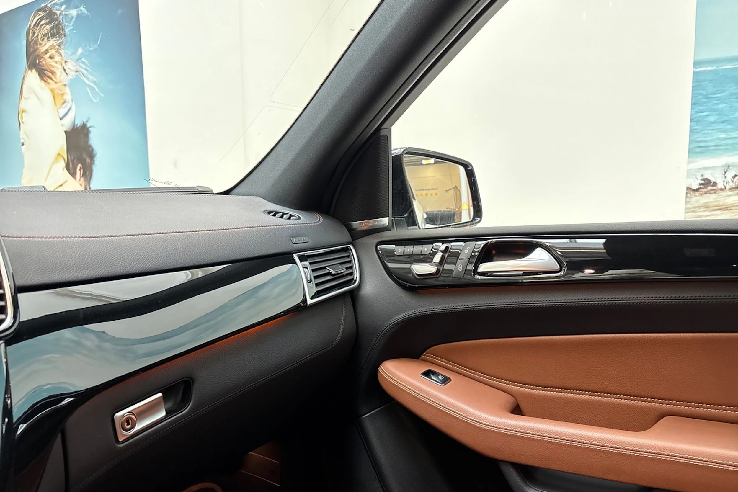 Valkoinen Mercedes-Benz GLE 2018 kuva 27.