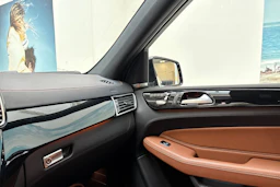 Valkoinen Mercedes-Benz GLE 2018 kuva 27.