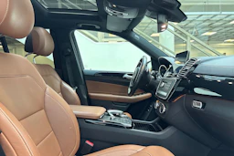 Valkoinen Mercedes-Benz GLE 2018 kuva 32.