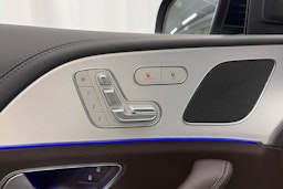 Sininen Mercedes-Benz GLE 2020 kuva 19.