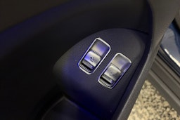 Sininen Mercedes-Benz GLE 2020 kuva 22.