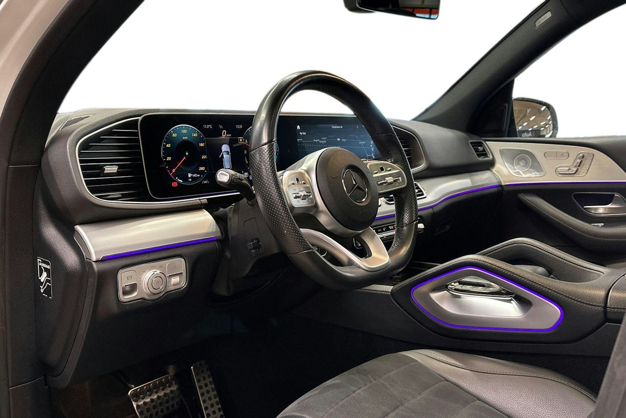 valkoinen Mercedes-Benz GLE 2020 kuva 7.