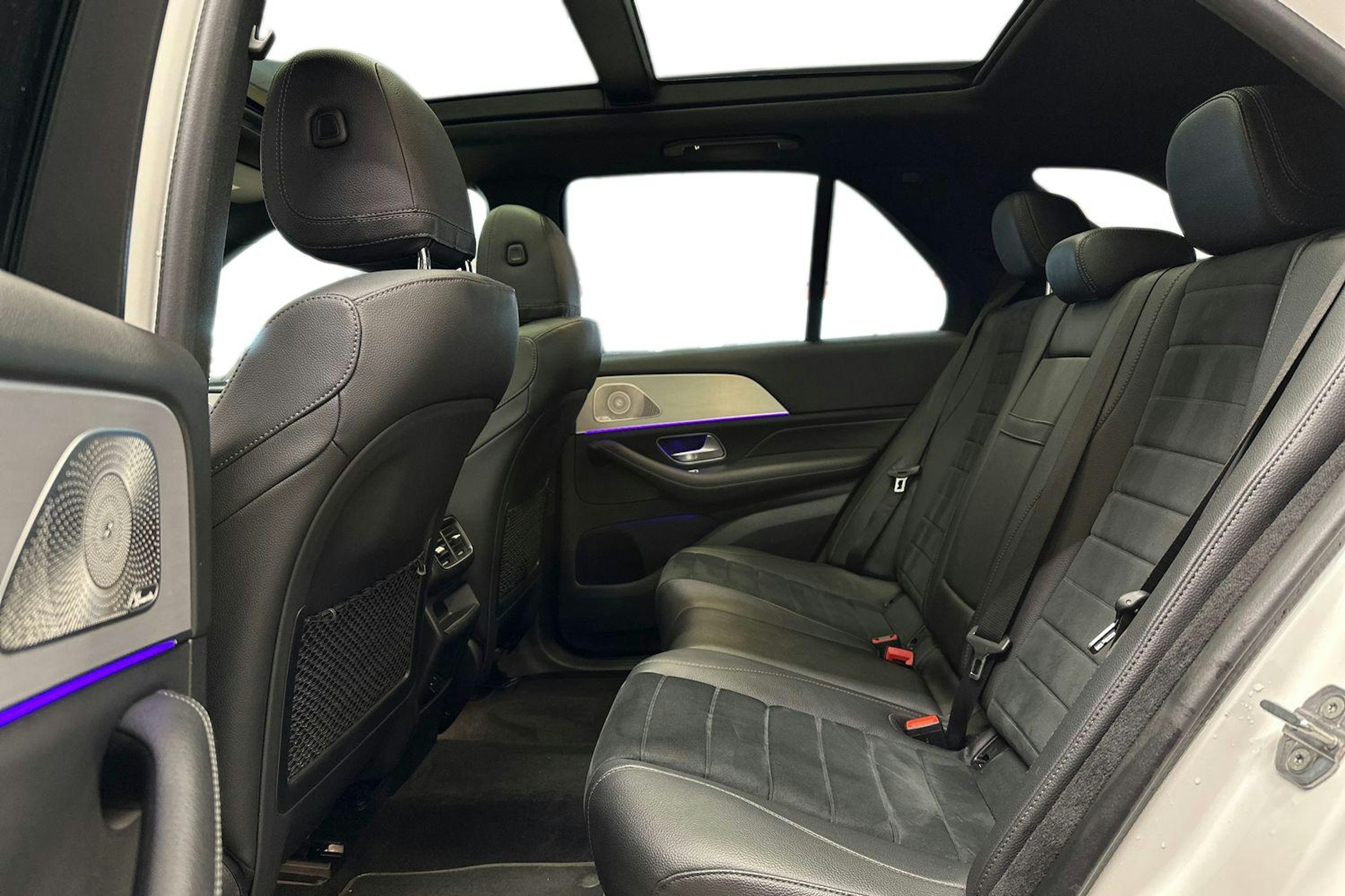 valkoinen Mercedes-Benz GLE 2020 kuva 10.