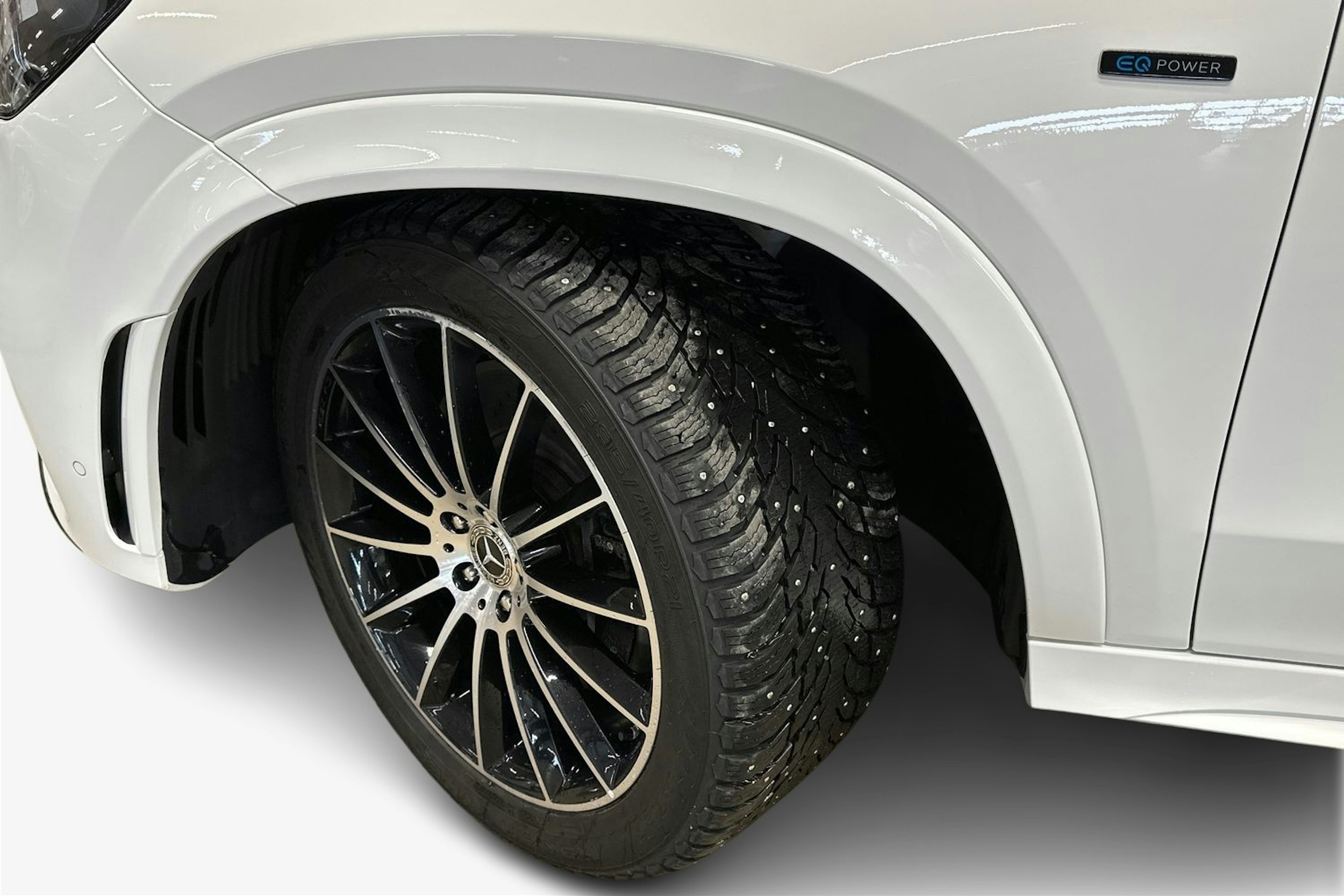 valkoinen Mercedes-Benz GLE 2020 kuva 11.