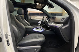 valkoinen Mercedes-Benz GLE 2020 kuva 13.