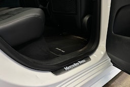 valkoinen Mercedes-Benz GLE 2020 kuva 17.