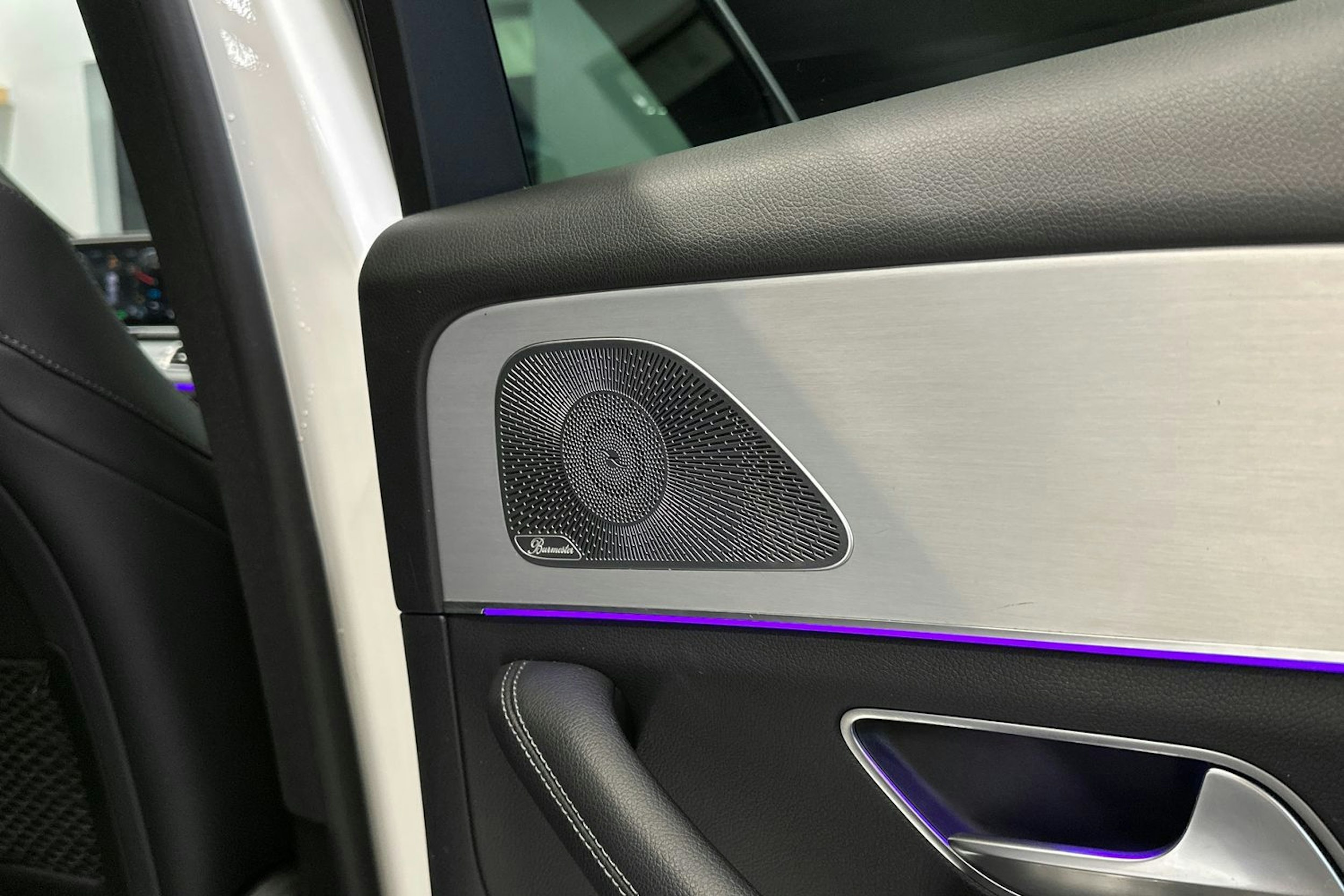 valkoinen Mercedes-Benz GLE 2020 kuva 18.