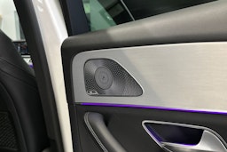 valkoinen Mercedes-Benz GLE 2020 kuva 18.