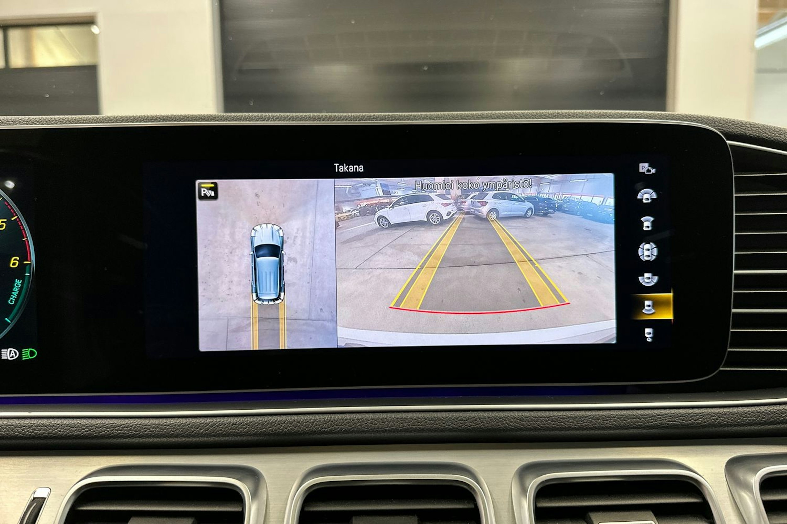 valkoinen Mercedes-Benz GLE 2020 kuva 22.