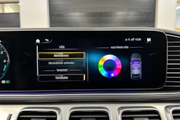 valkoinen Mercedes-Benz GLE 2020 kuva 23.