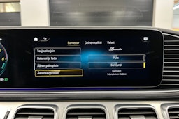 valkoinen Mercedes-Benz GLE 2020 kuva 25.