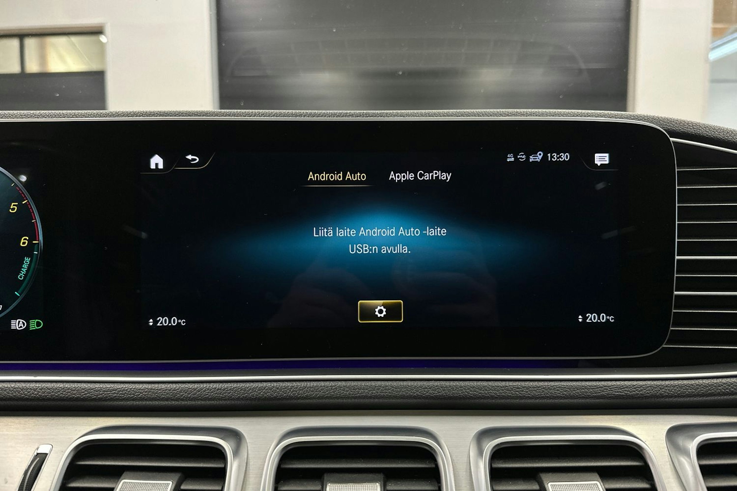 valkoinen Mercedes-Benz GLE 2020 kuva 26.