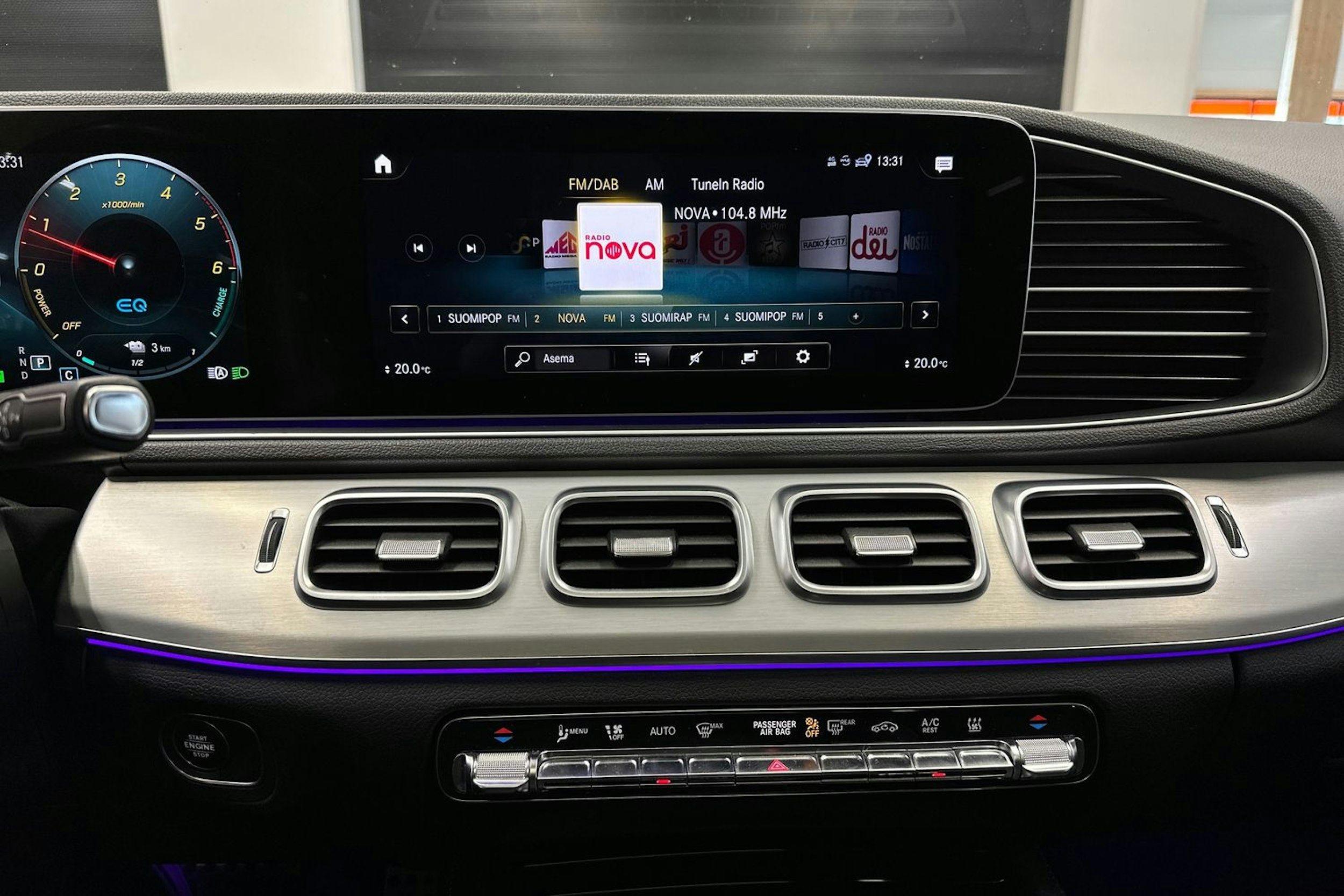 valkoinen Mercedes-Benz GLE 2020 kuva 27.