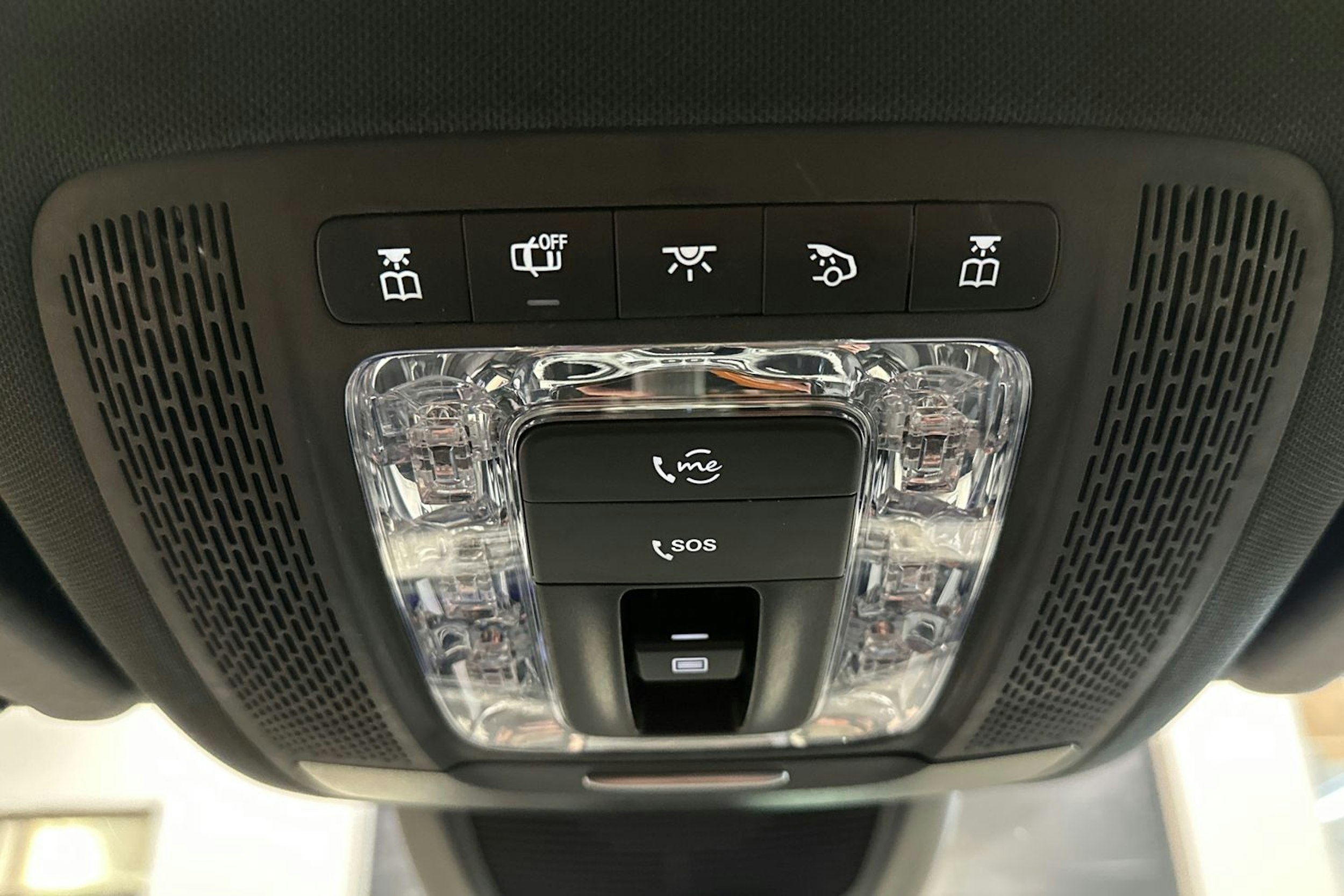 valkoinen Mercedes-Benz GLE 2020 kuva 30.