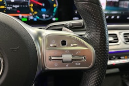 valkoinen Mercedes-Benz GLE 2020 kuva 33.