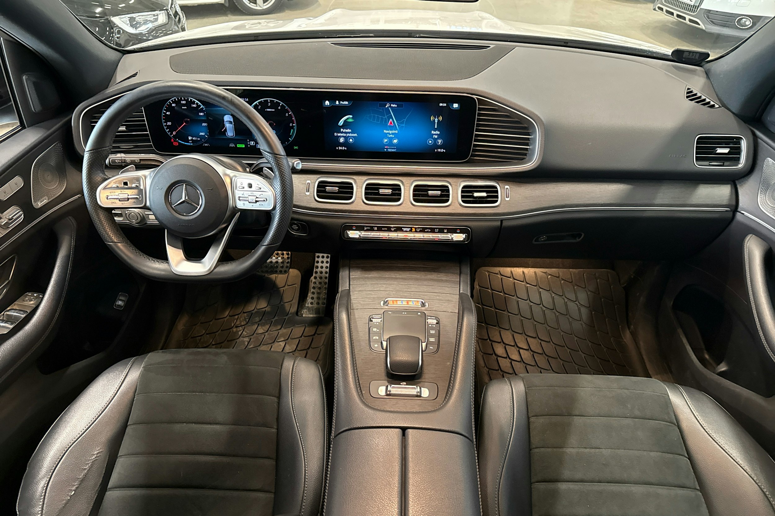 valkoinen Mercedes-Benz GLE 2020 kuva 7.