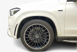 valkoinen Mercedes-Benz GLE 2020 kuva 11.