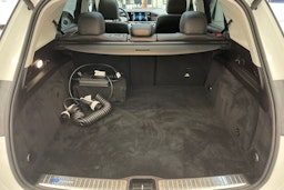 valkoinen Mercedes-Benz GLE 2020 kuva 14.