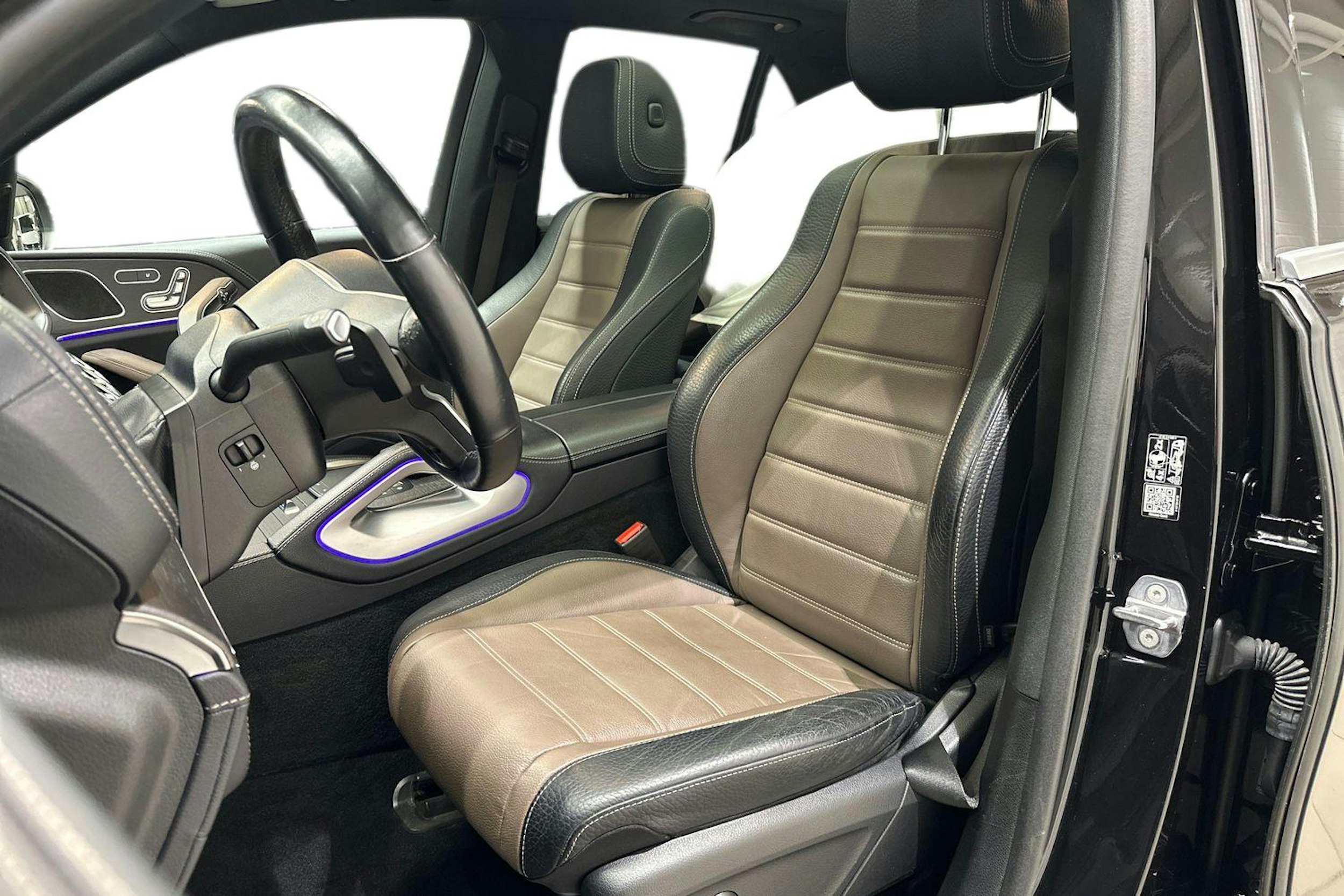 Musta Mercedes-Benz GLE 2020 kuva 10.