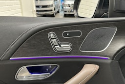 Musta Mercedes-Benz GLE 2020 kuva 14.